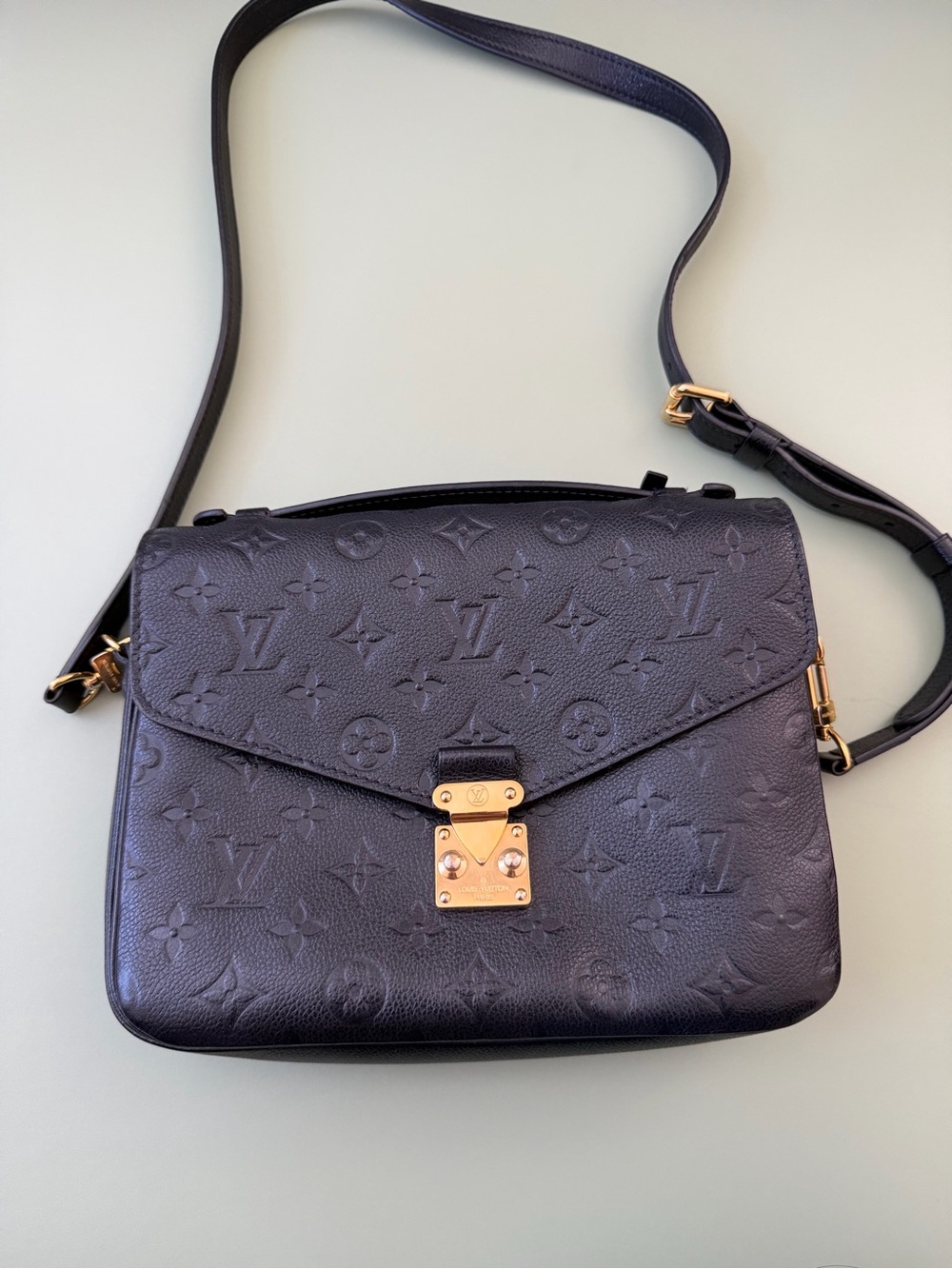 Louis Vuitton Noir Pochette Metis Monogram Empreinte Crossbody Gold Hardware - Picture 2 of 10